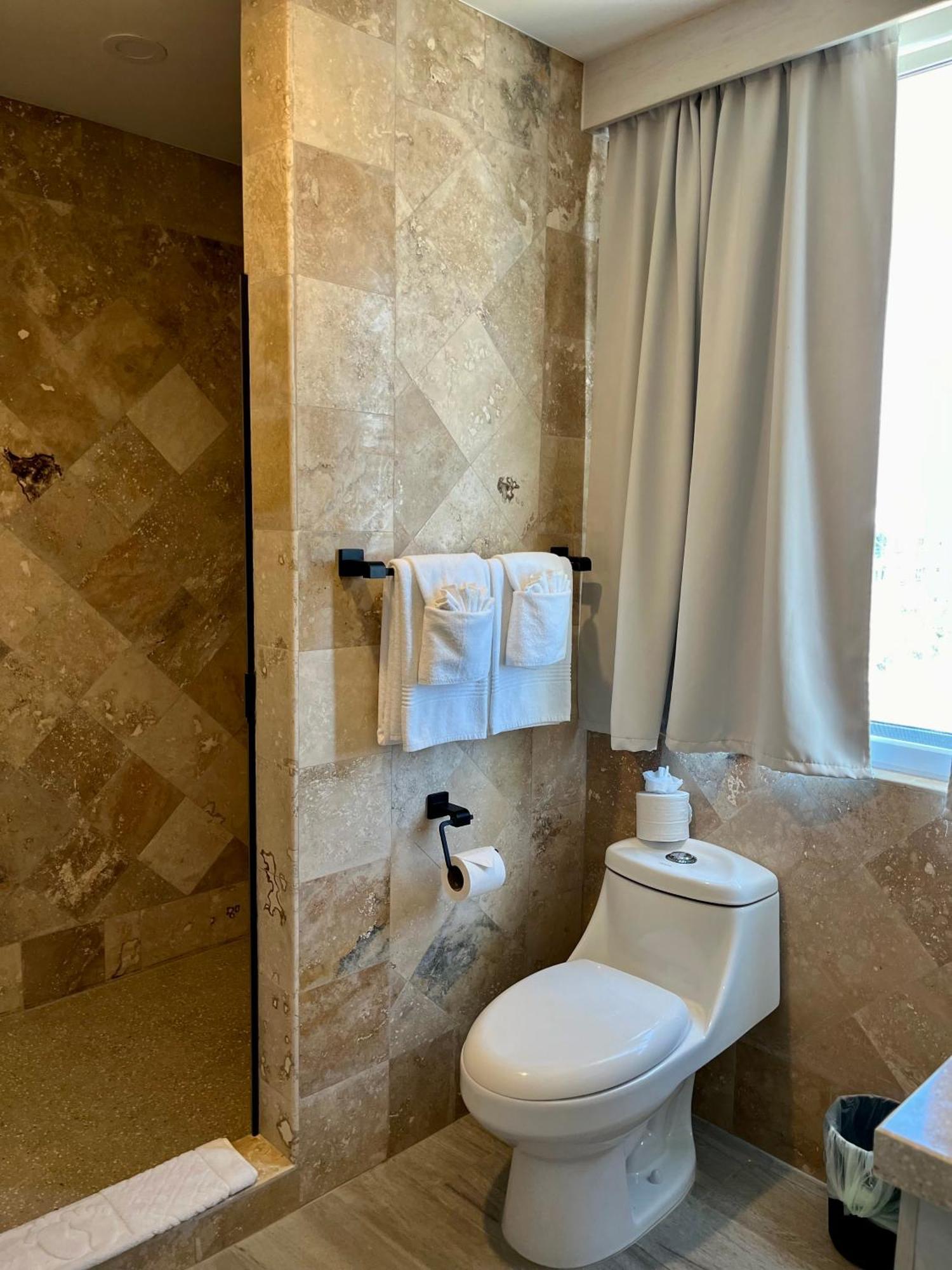 The Watermark Hotel San Pedro  Ngoại thất bức ảnh