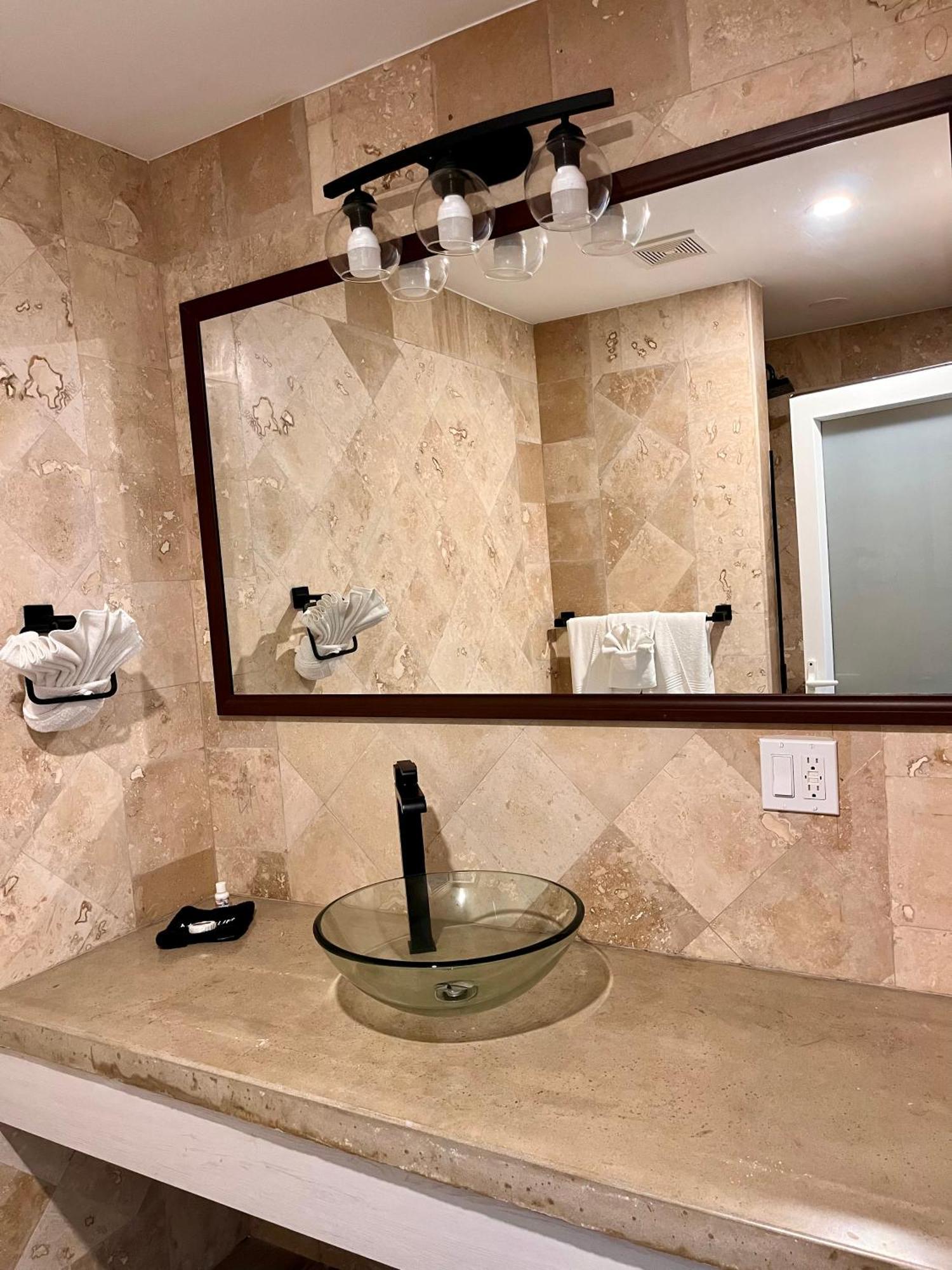 The Watermark Hotel San Pedro  Ngoại thất bức ảnh